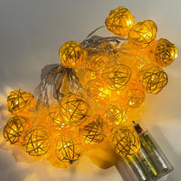 Ratten Ball String Lights